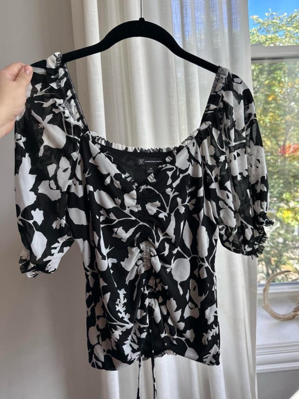 INC International Concepts Black & White Floral Ruched Mesh V-Neck Top, XS